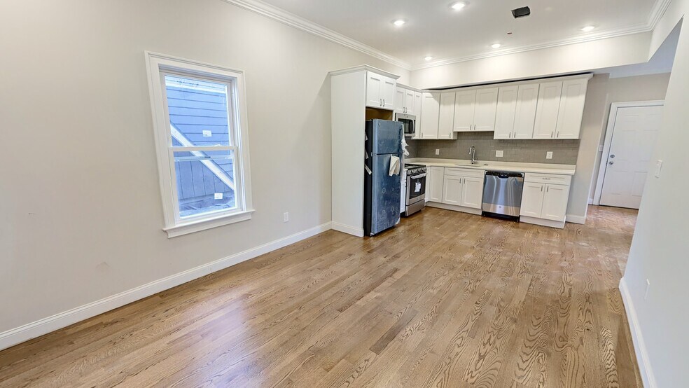 76 Cross St unit 2, Somerville, MA 02145 - photo 1