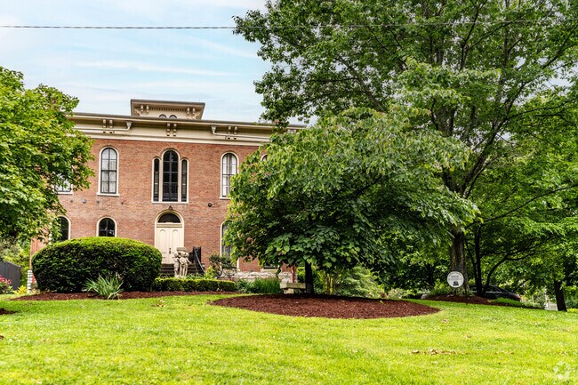 Hobson grove Park is home the Historic Hobson House.