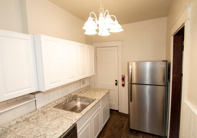 4526 Smith Rd unit 1, Cincinnati, OH 45212 - photo 5