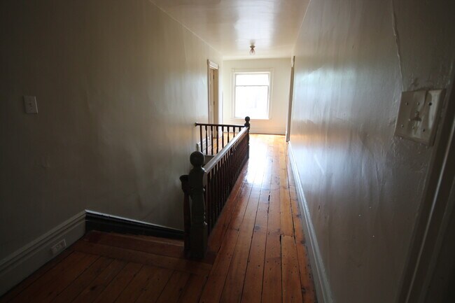 832 W Walnut St, Kalamazoo, MI 49007 - photo 7