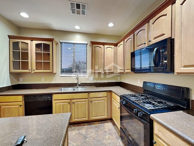 7592 W Ranchers Dr, Tucson, AZ 85757 - photo 3