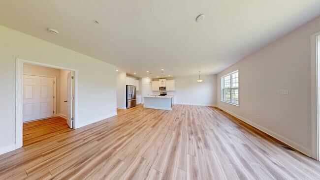 12922 Hawkins Cir, Hagerstown, MD 21742 - photo 2