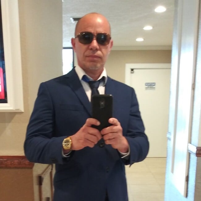 Agent Photo
