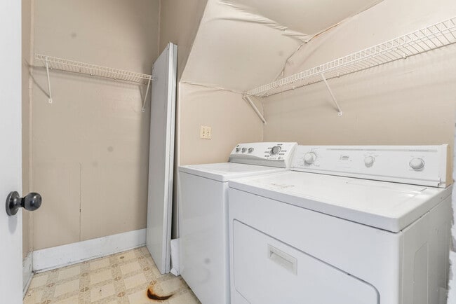 625 W 10th Ave, Oshkosh, WI 54902 - photo 3