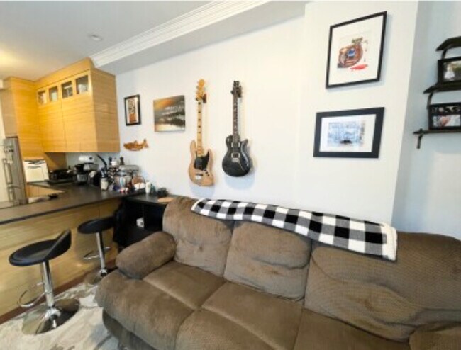 98 Myrtle St unit 6, Boston, MA 02114 - photo 3