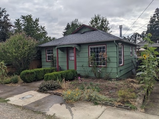 314 N 7th St, Cottage Grove, OR 97424