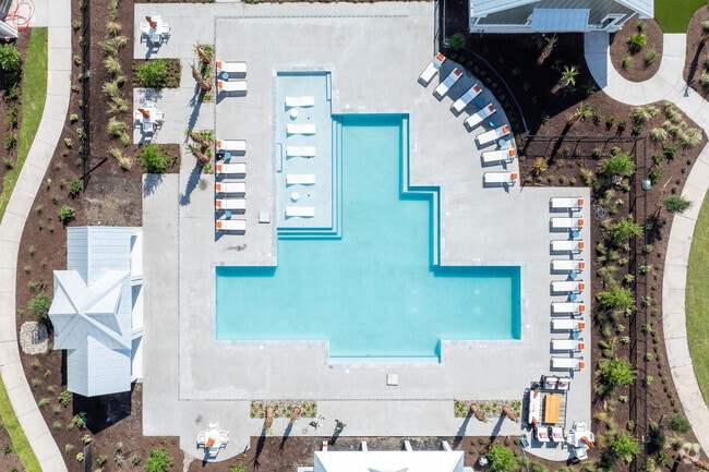 Resort-style Saltwater Pool