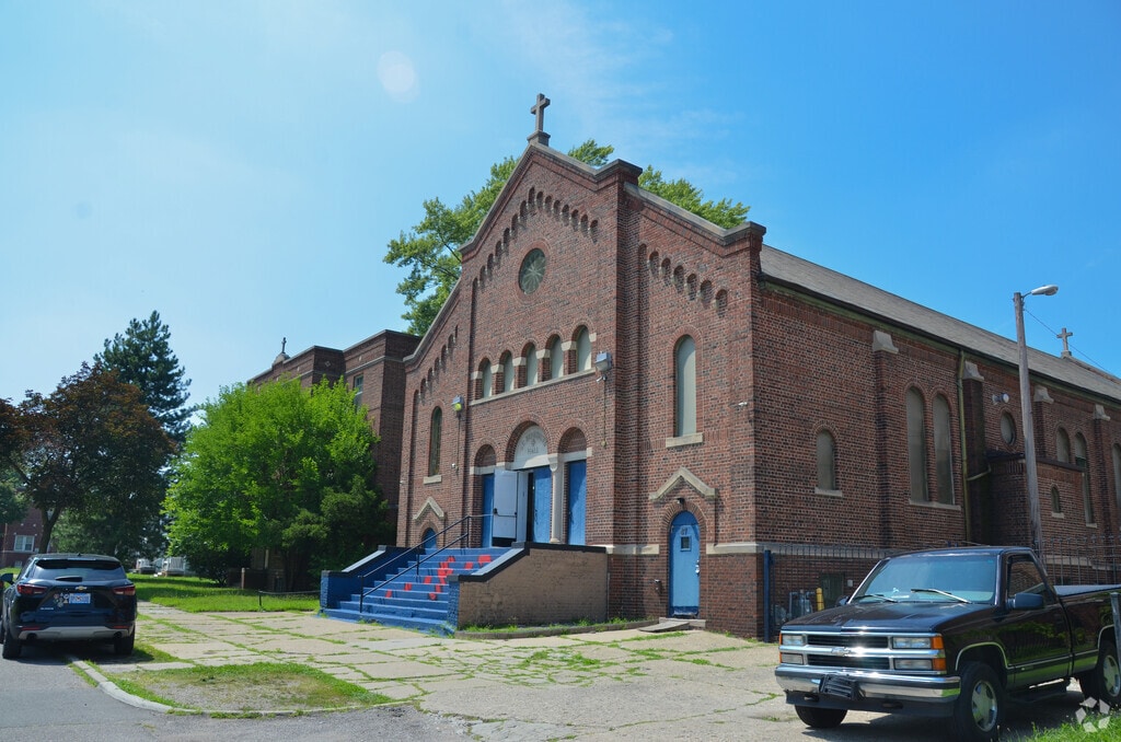 Sigma Academy for Leadership & Early Middle College building in Highland Park.