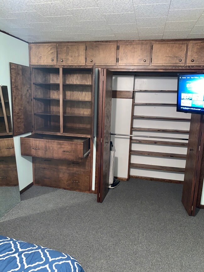 1130 E Garfield St, Davenport, IA 52803 - photo 4