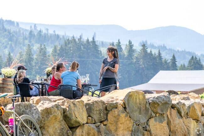 Stave and Stove winery is close to the Parkdale area.