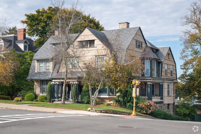 Find charming colonial homes and more in the scenic Highland neighborhood of Fall River.