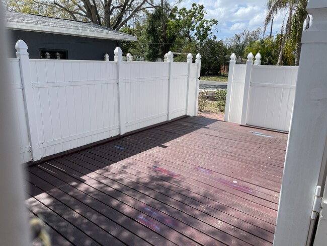 7193 17th Way N unit Studio, Saint Petersburg, FL 33702 - photo 3