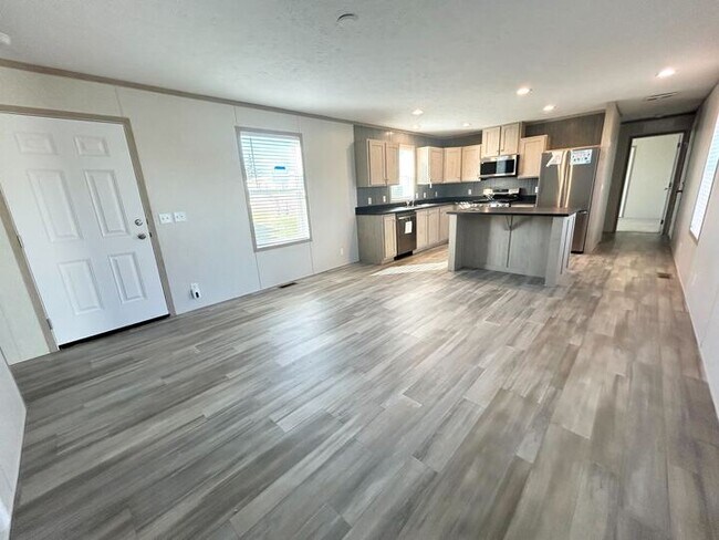 29773 W Deerfield Ct, Chesterfield, MI 48051 - photo 5