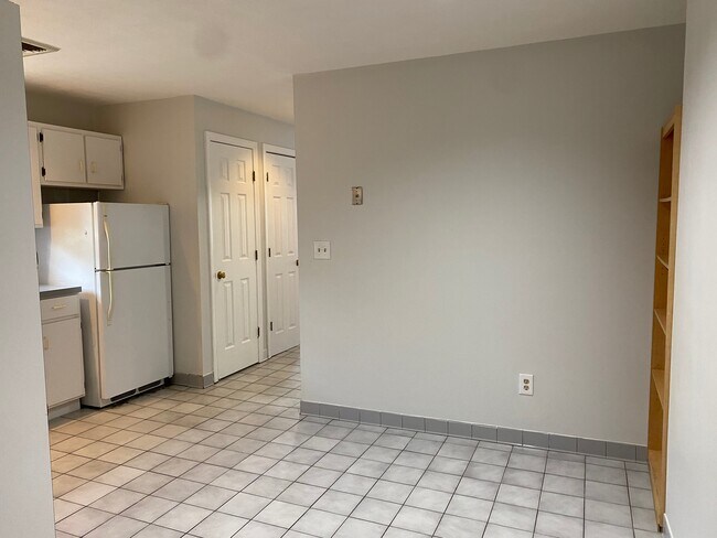 15 Wave Ave unit 3, Revere, MA 02151 - photo 4