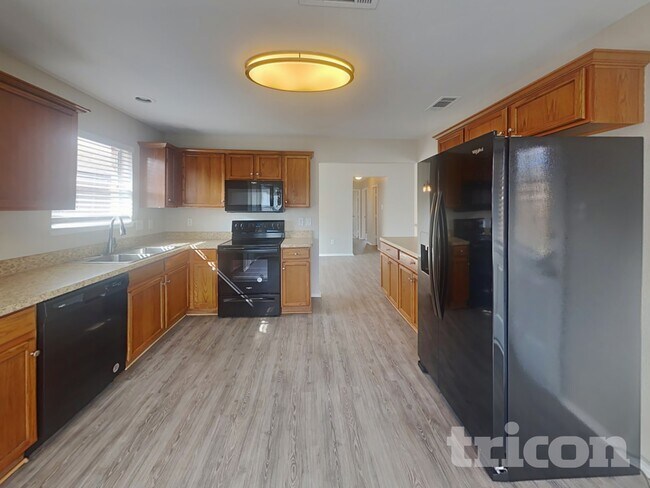 932 Crowder Dr, Crowley, TX 76036 - photo 5