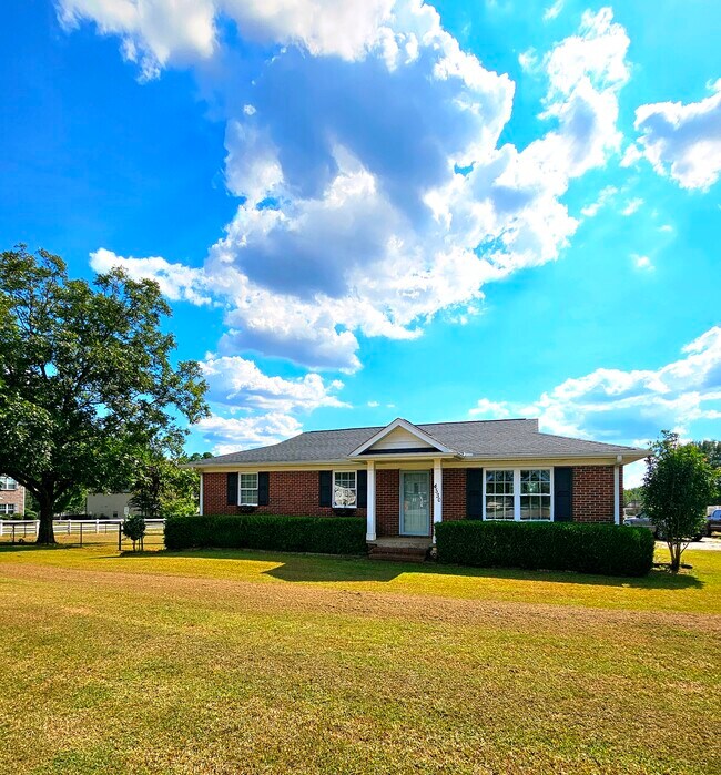 4530 Bible Church Rd, Boiling Springs, SC 29316