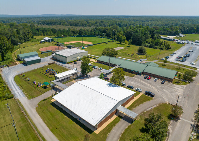 Edgewood Academy is located at 475 Elmore Rd, Elmore, AL 36025.