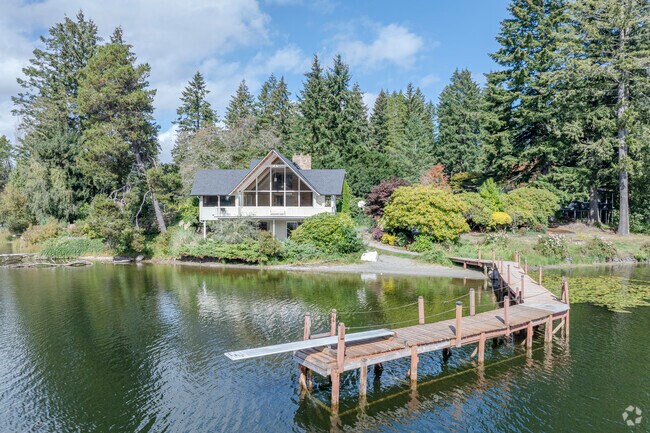 Jump into Horseshoe Lake from your boat ramp in Burley WA.