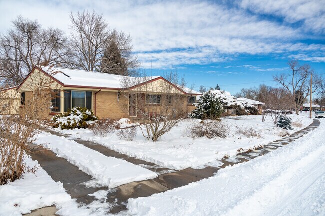 Modest homes in Creighton reflect the neighborhood’s midcentury architectural charm.