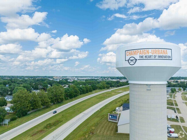 Boulder Ridge. is located in Champaign, IL and is one of the newer communities in the area.