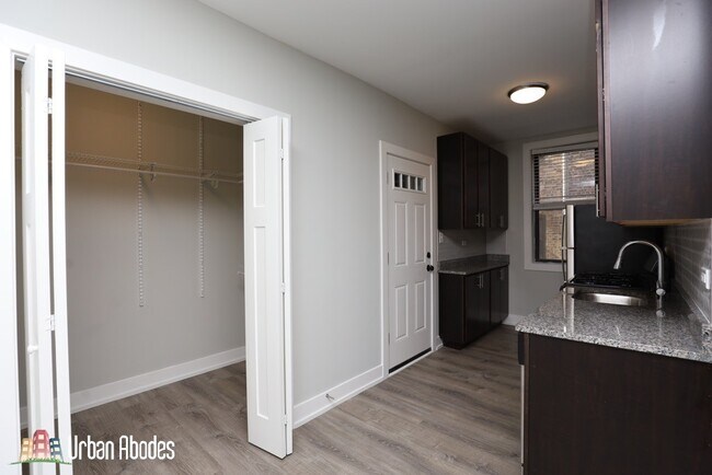 711 W Brompton Ave unit A03C, Chicago, IL 60657 - photo 5