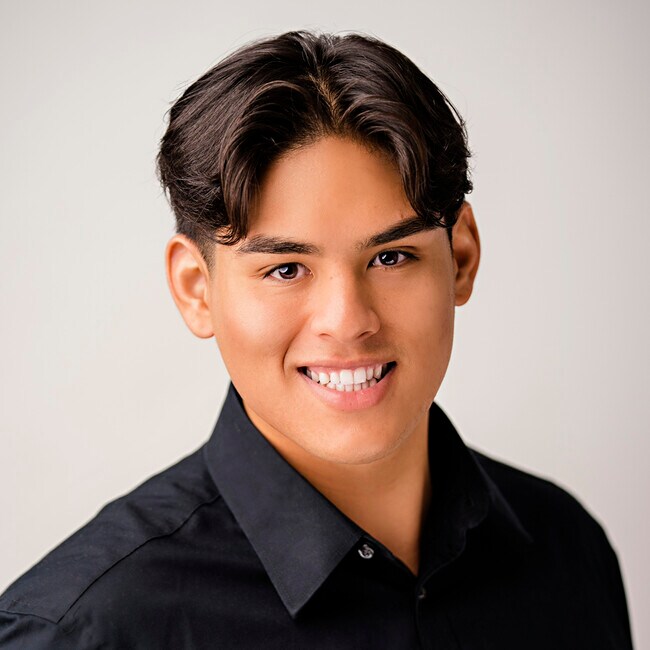 Agent Photo