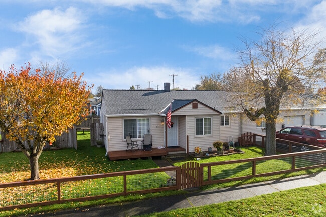 You can find homes in Midtown Springfield with decorative front fencing.
