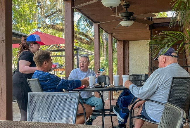Many restaurants await in the neighborhoods surrounding Lake Cherokee.