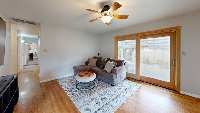 610 Akard Cir, Reno, NV 89503 - photo 2