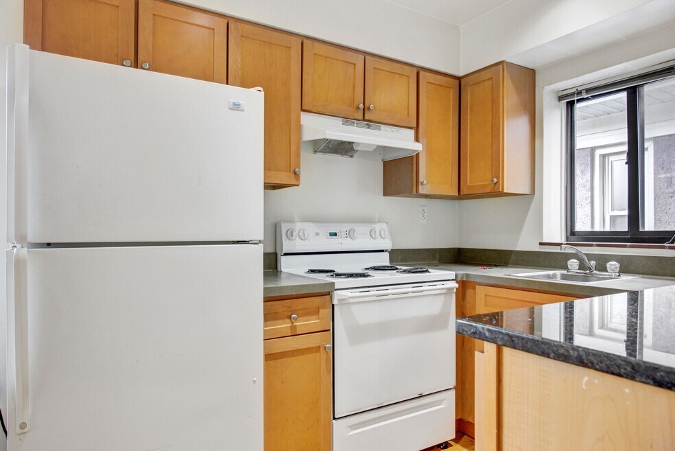 Amsterdammer Place, Ann Arbor, MI 48104 - photo 1