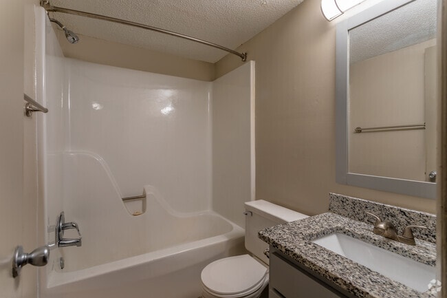 Studio - 400SF - Bathroom