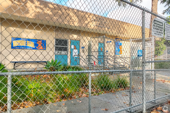 Victory Boulevard Elementary School has lots of outdoor seating.