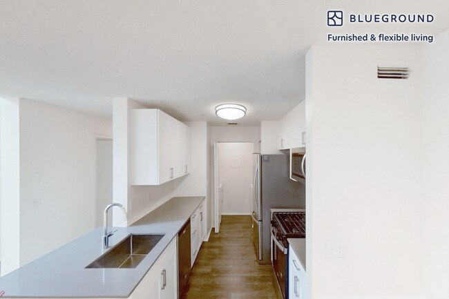 100 Lexington Ridge Dr unit FL3-ID5642A, Lexington, MA 02421 - photo 7