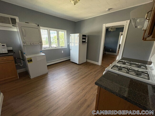 7 Bristol St unit 3, East Cambridge, MA 02141 - photo 4
