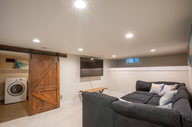 1285 E Parkway Ave unit ID1249825P, Salt Lake City, UT 84106 - photo 3