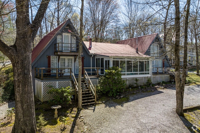 Tin Roof Cabin on Norris Lake in Andersonville, TN