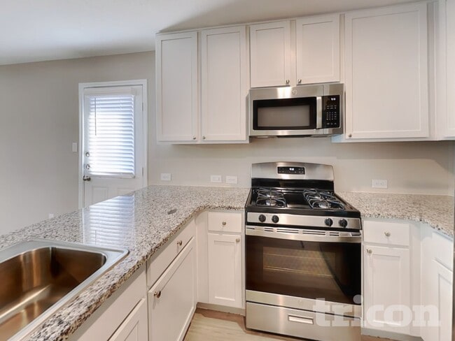 10246 Devon Wheel St, San Antonio, TX 78254 - photo 4