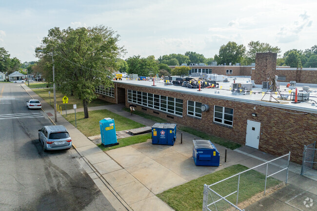 The student population of Tekoppel Elementary School is 439 and the school serves K-5.