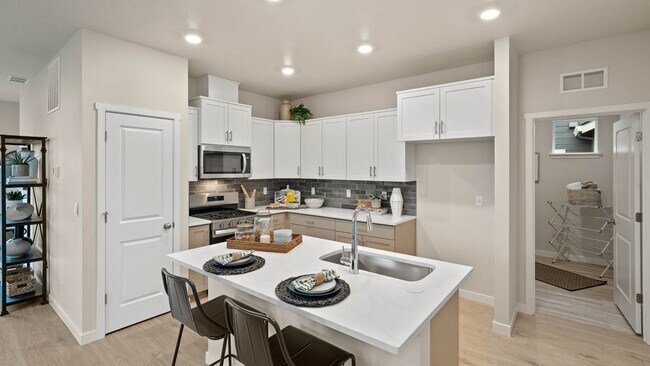 21649 SE Fuji Dr, Bend, OR 97702 - photo 7