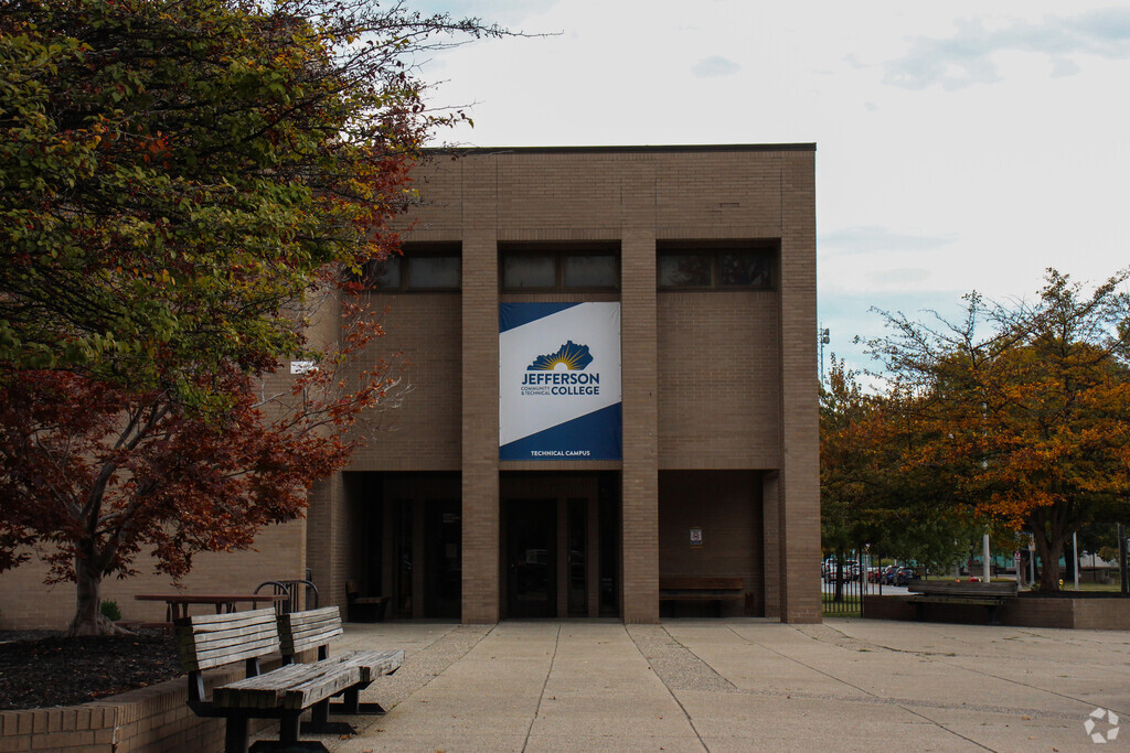 Kentucky Tech - Jefferson Campus provides education in the neighborhood of 
Fourth Street.