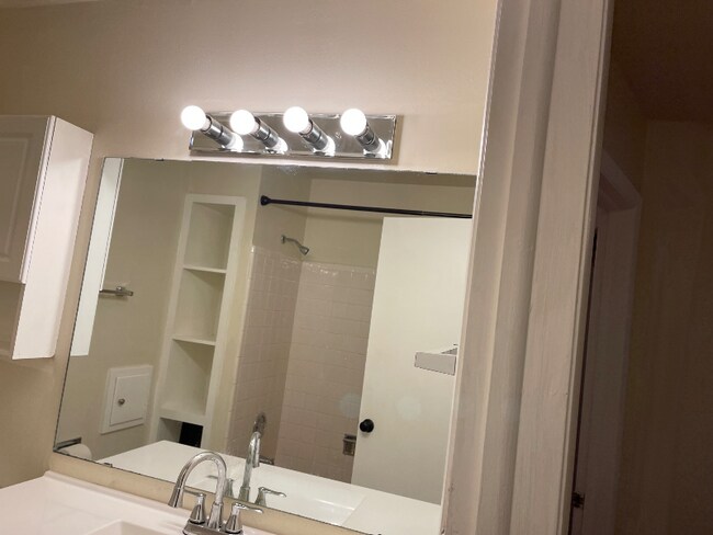 2413 Brentwood Pkwy unit 2, Madison, WI 53704 - photo 7