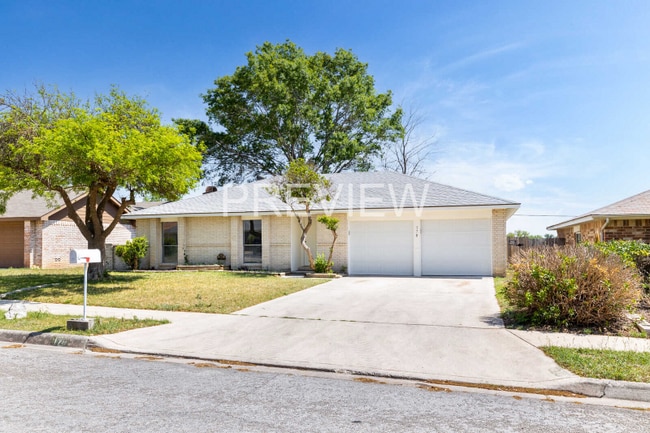 178 Oakside, Universal City, TX 78148 - photo 2