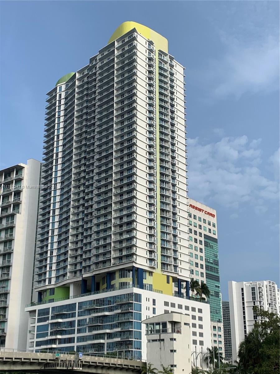 185 SW 7th St unit 1410, Miami, FL 33130 - photo 1