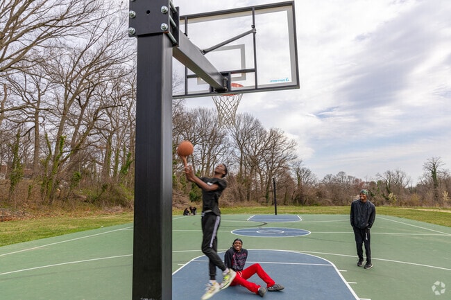 Chinquapin Park offers plenty of outdoor space and amenities for locals to enjoy.