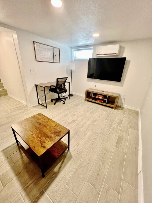 1111 N Stevens St unit 1120 N Stevens Unit, El Paso, TX 79903 - photo 5