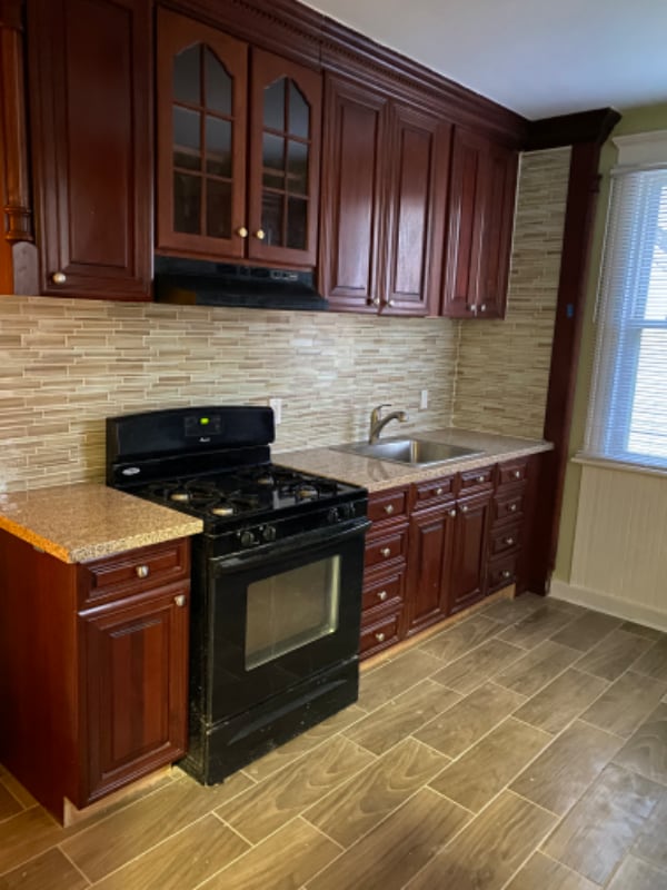 14 N Spring St, Ansonia, CT 06401