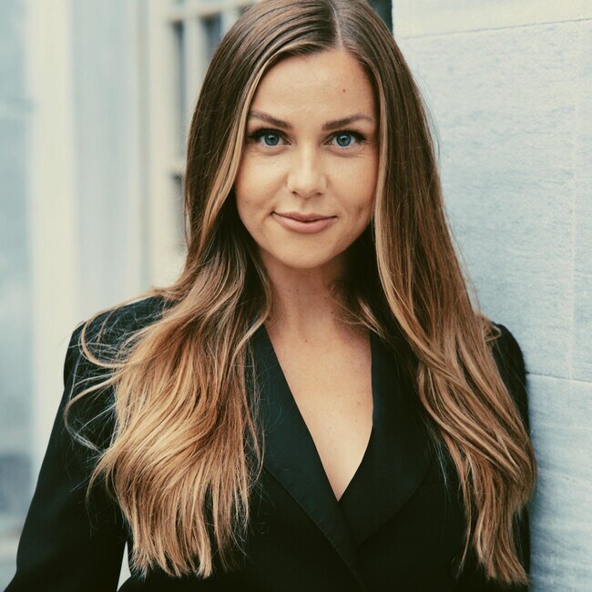 Agent Photo
