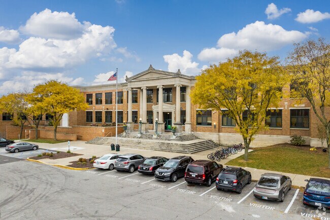 South Side High School has a large campus near Lincolnshire.