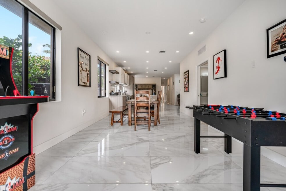 828 SW 14th Ct unit ID1287062P, Fort Lauderdale, FL 33315 - photo 1