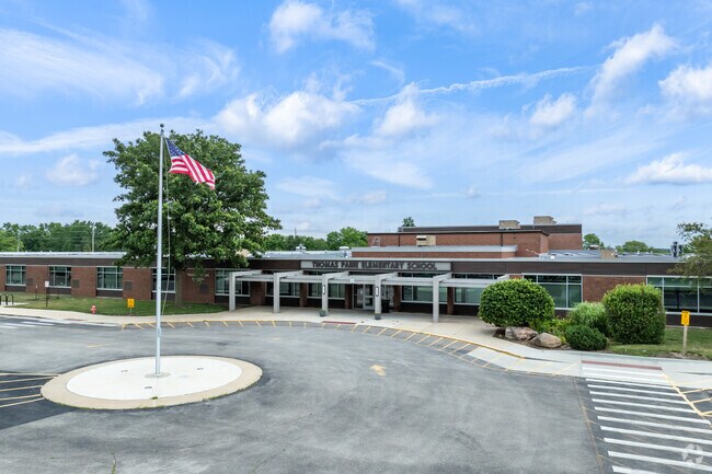 Thomas Paine Elementary School near Stone Creek has a student to teacher ratio of 13 to 1.